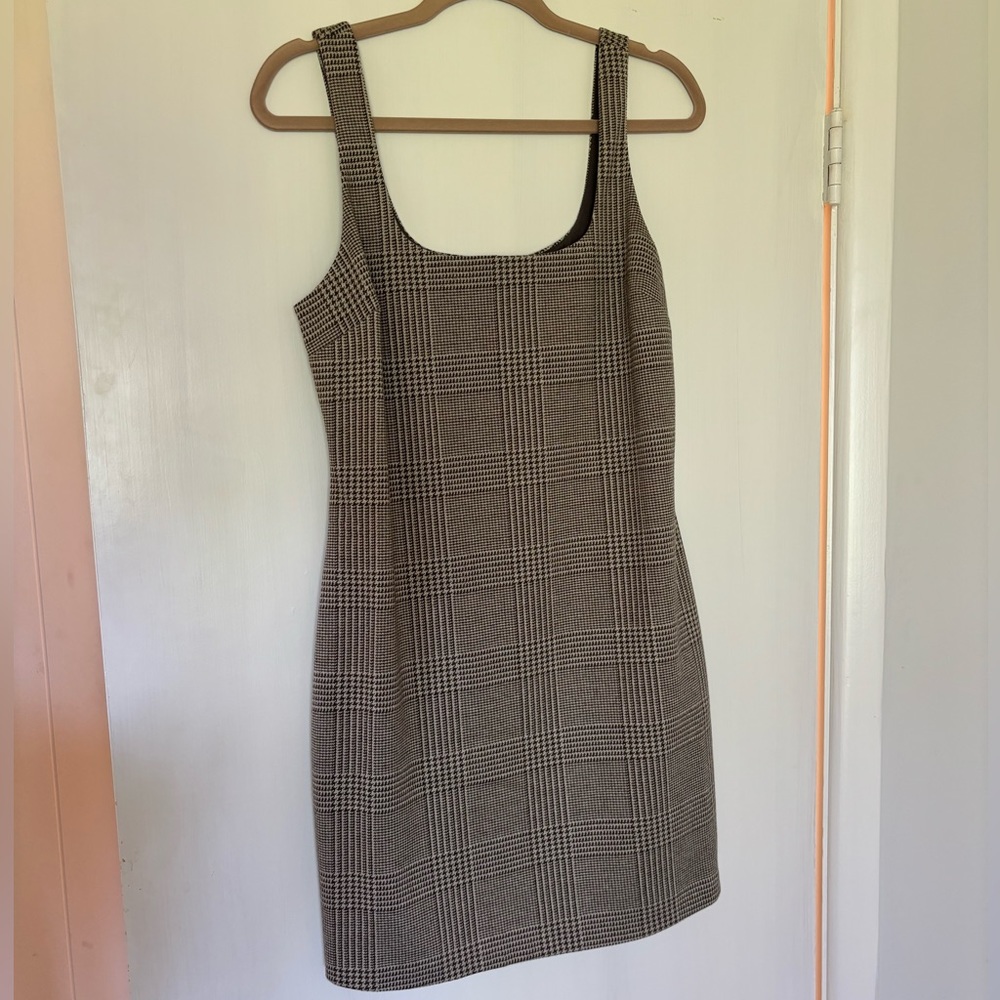Banana Republic Dress size 6. NWT.